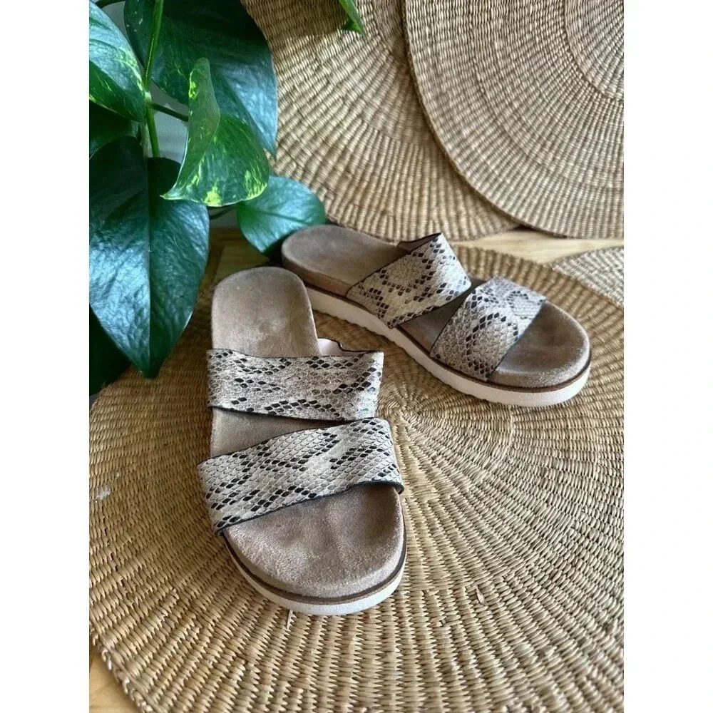 Women’s size 6 snakeskin Sandals